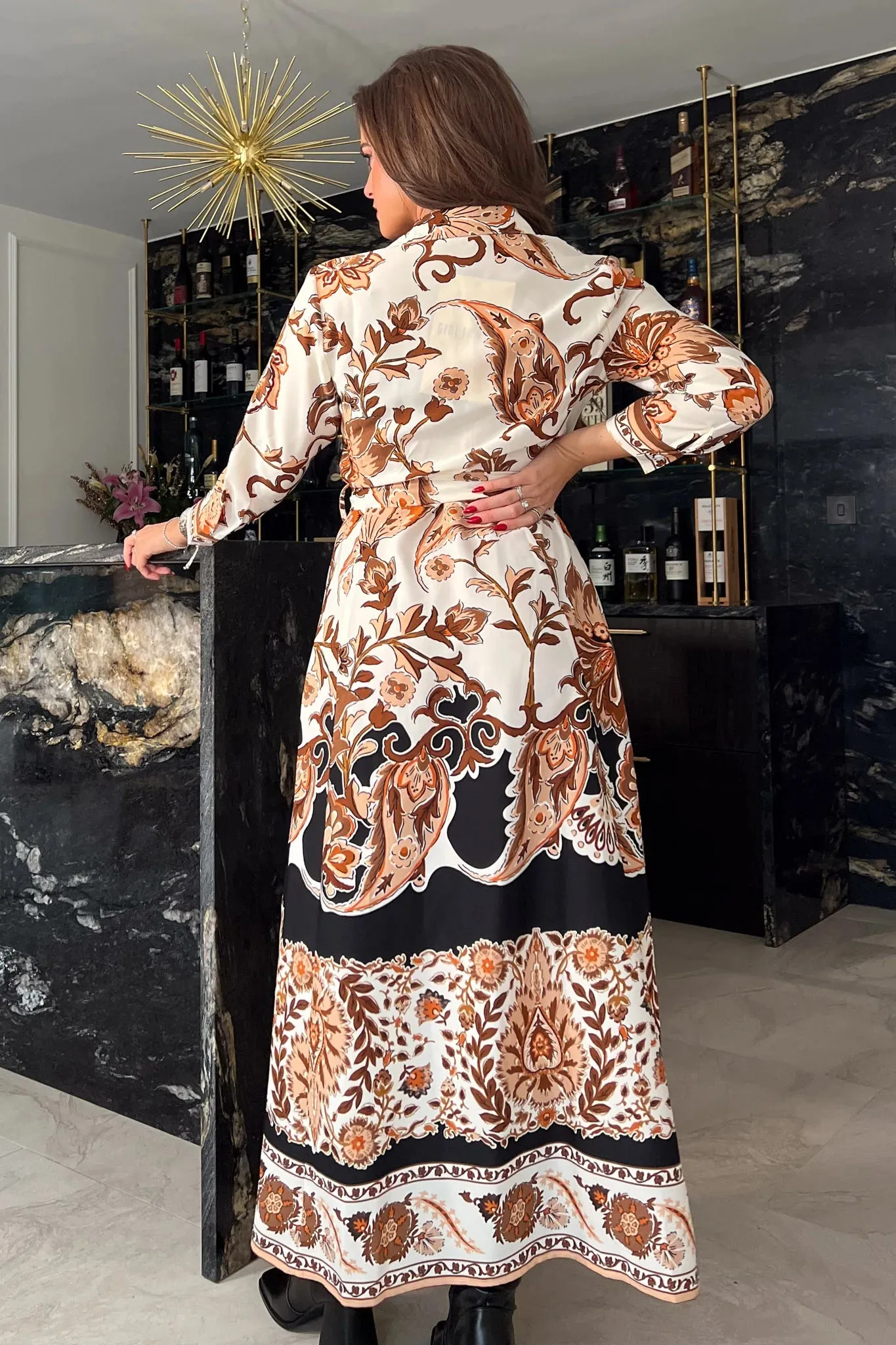 ANGELA BOARDER PRINT SHIRT MAXI DRESS (BROWN)