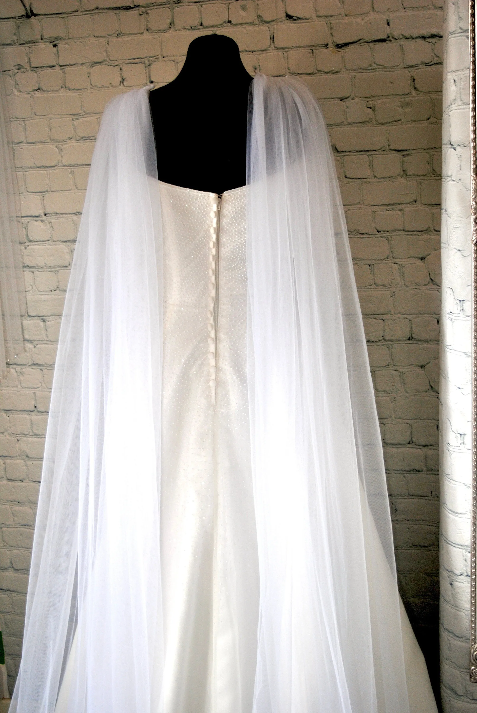 Simple Wedding Wings | White, Ivory, Black, Red