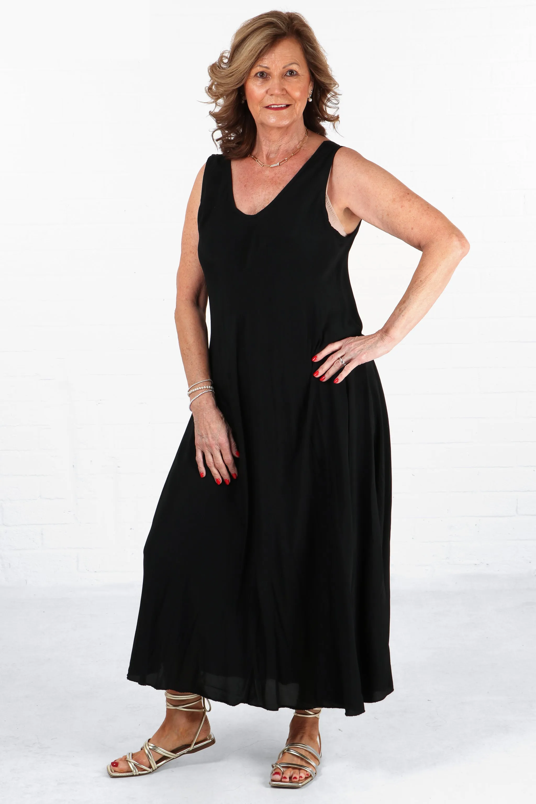V-Neck Maxi Trapeze Dress in Black